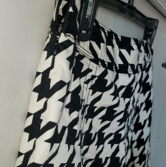 Houndstooth Skirt - Picture 3 of 6